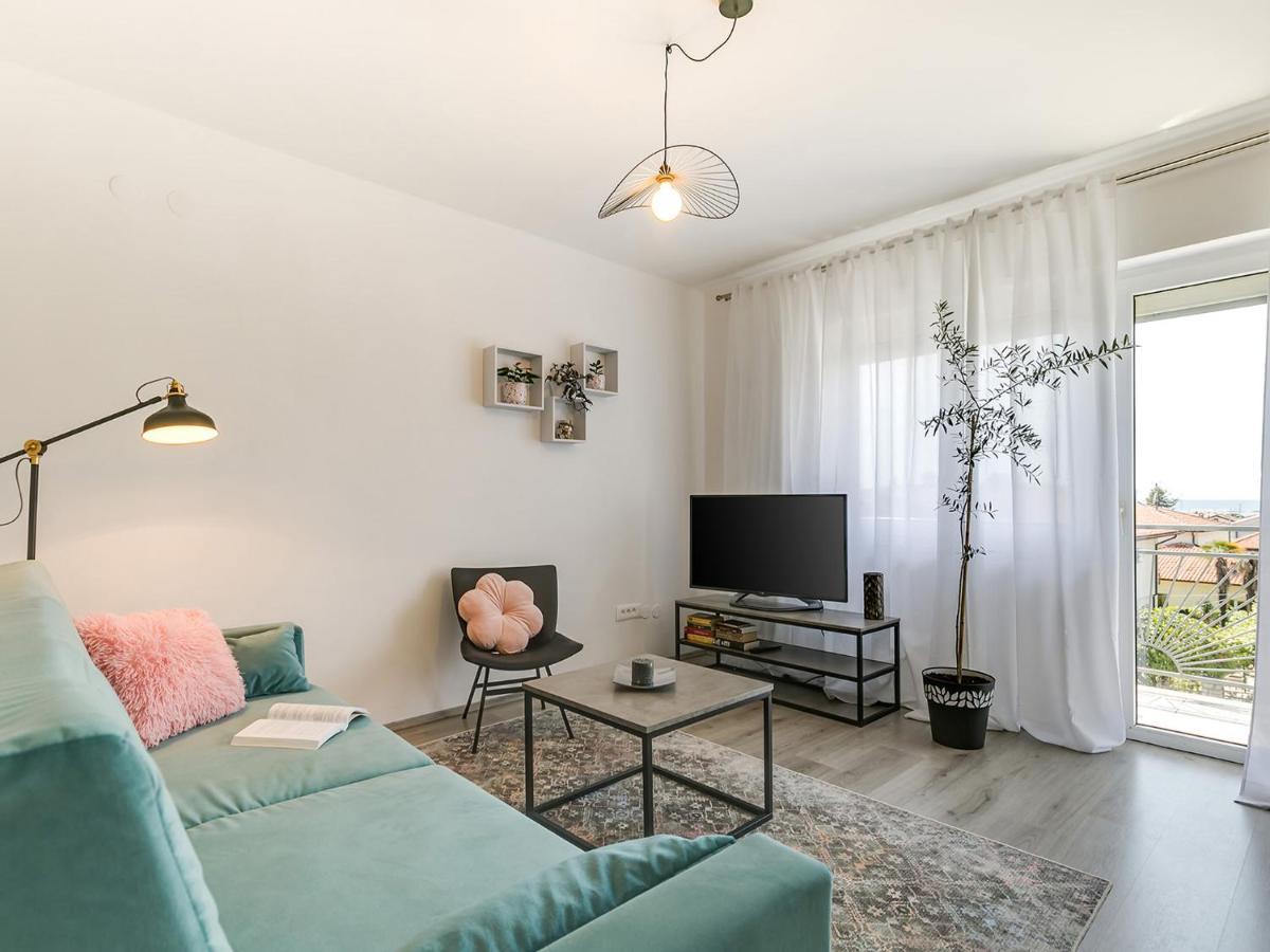 Apartment Center With Private Garden And Bbq